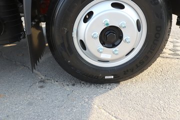 Ծ����ԽC300 ��ֵ�� 142���� ������5�� 3.12��˫����ʽ�ῨͼƬ