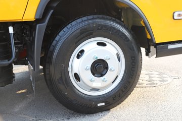 Ծ����ԽC300 ��ֵ�� 142���� ������5�� 3.12��˫����ʽ�ῨͼƬ