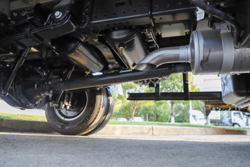 Ծ����ԽC300 ��ֵ�� 142���� ������5�� 3.12��˫����ʽ�ῨͼƬ