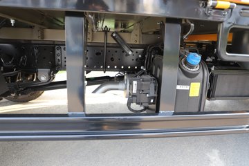 Ծ����ԽC300 ��ֵ�� 142���� ������5�� 3.12��˫����ʽ�ῨͼƬ