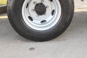 Ծ����ԽC300 ��ֵ�� 142���� ������5�� 3.12��˫����ʽ�ῨͼƬ