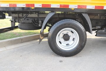 Ծ����ԽC300 ��ֵ�� 142���� ������5�� 3.12��˫����ʽ�ῨͼƬ