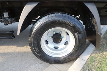 Ծ����ԽC300 ��ֵ�� 142���� ������5�� 3.12��˫����ʽ�ῨͼƬ