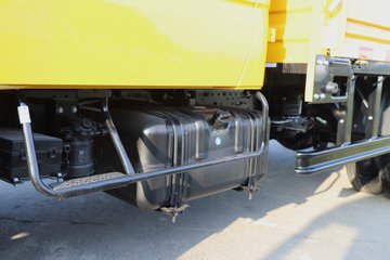 Ծ����ԽC300 ��ֵ�� 142���� ������5�� 3.12��˫����ʽ�ῨͼƬ