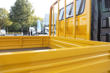 Ծ����ԽC300 ��ֵ�� 142���� ������5�� 3.12��˫����ʽ�ῨͼƬ