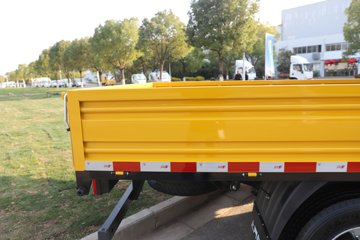 Ծ����ԽC300 ��ֵ�� 142���� ������5�� 3.12��˫����ʽ�ῨͼƬ