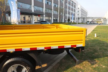 Ծ����ԽC300 ��ֵ�� 142���� ������5�� 3.12��˫����ʽ�ῨͼƬ