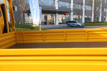 Ծ����ԽC300 ��ֵ�� 142���� ������5�� 3.12��˫����ʽ�ῨͼƬ