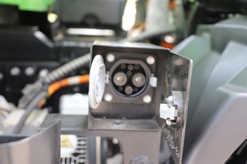 ����Ծ��������EH5 4X2 4�׵��Ŵ��綯��ж�� ����ʱ��140.95kWhͼƬ