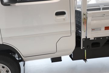 ����Ծ������S90 1.6L���� 123���� ����5�� Һɲ 3.05�׵�������΢��ͼƬ