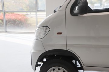 ����Ծ������S90 1.6L���� 123���� ����5�� Һɲ 3.05�׵�������΢��ͼƬ