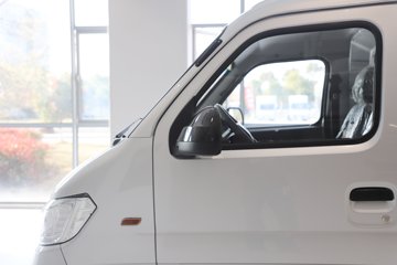 ����Ծ������S90 1.6L���� 123���� ����5�� Һɲ 3.05�׵�������΢��ͼƬ