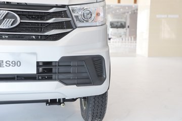 ����Ծ������S90 1.6L���� 123���� ����5�� Һɲ 3.05�׵�������΢��ͼƬ