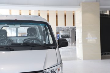 ����Ծ������S90 1.6L���� 123���� ����5�� Һɲ 3.05�׵�������΢��ͼƬ