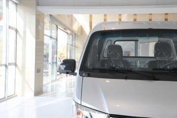 ����Ծ������S90 1.6L���� 123���� ����5�� Һɲ 3.05�׵�������΢��ͼƬ