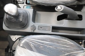 ����Ծ������S90 1.6L���� 123���� ����5�� Һɲ 3.05�׵�������΢��ͼƬ