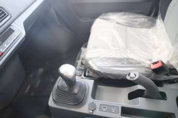 ����Ծ������S90 1.6L���� 123���� ����5�� Һɲ 3.05�׵�������΢��ͼƬ