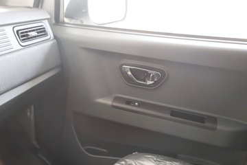 ����Ծ������S90 1.6L���� 123���� ����5�� Һɲ 3.05�׵�������΢��ͼƬ