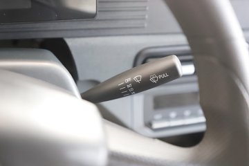 ����Ծ������S90 1.6L���� 123���� ����5�� Һɲ 3.05�׵�������΢��ͼƬ