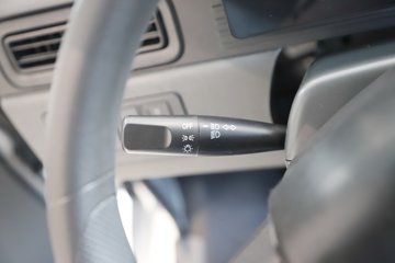 ����Ծ������S90 1.6L���� 123���� ����5�� Һɲ 3.05�׵�������΢��ͼƬ