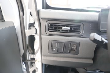 ����Ծ������S90 1.6L���� 123���� ����5�� Һɲ 3.05�׵�������΢��ͼƬ