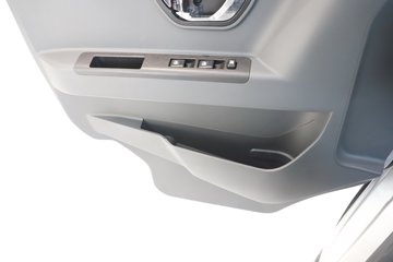 ����Ծ������S90 1.6L���� 123���� ����5�� Һɲ 3.05�׵�������΢��ͼƬ