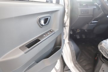 ����Ծ������S90 1.6L���� 123���� ����5�� Һɲ 3.05�׵�������΢��ͼƬ