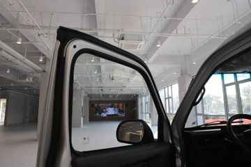 ����Ծ������S90 1.6L���� 123���� ����5�� Һɲ 3.05�׵�������΢��ͼƬ