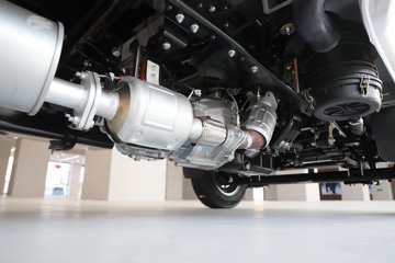 ����Ծ������S90 1.6L���� 123���� ����5�� Һɲ 3.05�׵�������΢��ͼƬ