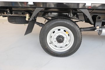 ����Ծ������S90 1.6L���� 123���� ����5�� Һɲ 3.05�׵�������΢��ͼƬ