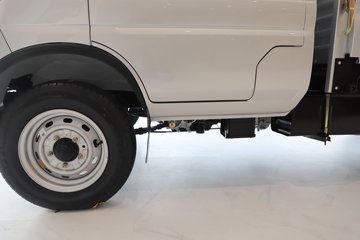 ����Ծ������S90 1.6L���� 123���� ����5�� Һɲ 3.05�׵�������΢��ͼƬ