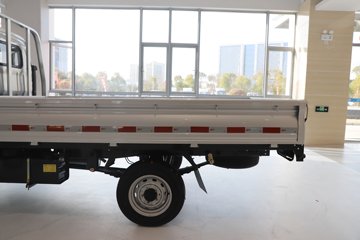 ����Ծ������S90 1.6L���� 123���� ����5�� Һɲ 3.05�׵�������΢��ͼƬ