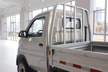 ����Ծ������S90 1.6L���� 123���� ����5�� Һɲ 3.05�׵�������΢��ͼƬ