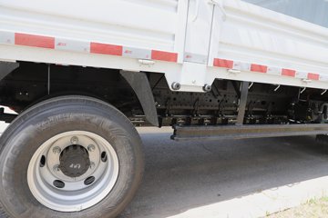 ����Ծ�� ����T1 ��װ�� ��ɲ 4.2�׵��Ŵ��綯��դʽ�Ῠ ����ʱ��140.41kWhͼƬ