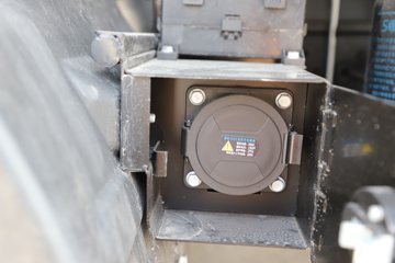 ����Ծ�� ����T1 ��װ�� ��ɲ 4.2�׵��Ŵ��綯��դʽ�Ῠ ����ʱ��140.41kWhͼƬ