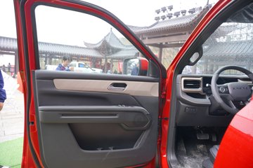 ������ 2026�� ��̽�� ������ 2.5T���� 214���� �Զ����� ����˫��Ƥ��ͼƬ