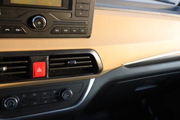 ����Ծ������T3 3.8�׵��Ŵ��綯��ʽ΢�� ����ʱ��53.58kWhͼƬ