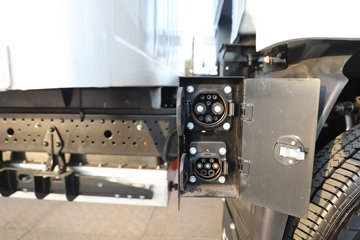 ����Ծ������T3 3.8�׵��Ŵ��綯��ʽ΢�� ����ʱ��53.58kWhͼƬ