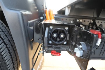 ����Ծ������T3 3.8�׵��Ŵ��綯��ʽ΢�� ����ʱ��53.58kWhͼƬ