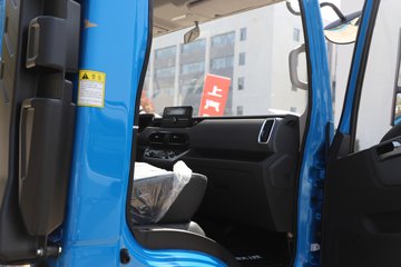 Ծ������H3 2.5L���� 180���� 4X2 ��ʿ��10�� 3.2�׵�����ж��ͼƬ