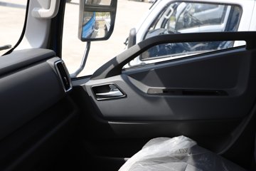 Ծ������H3 2.5L���� 180���� 4X2 ��ʿ��10�� 3.2�׵�����ж��ͼƬ