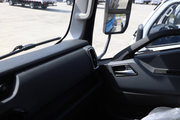 Ծ������H3 2.5L���� 180���� 4X2 ��ʿ��10�� 3.2�׵�����ж��ͼƬ