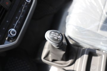 Ծ������H3 2.5L���� 180���� 4X2 ��ʿ��10�� 3.2�׵�����ж��ͼƬ