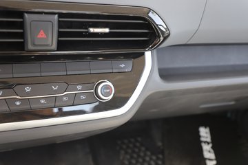 Ծ������H3 2.5L���� 180���� 4X2 ��ʿ��10�� 3.2�׵�����ж��ͼƬ