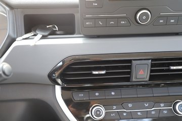 Ծ������H3 2.5L���� 180���� 4X2 ��ʿ��10�� 3.2�׵�����ж��ͼƬ