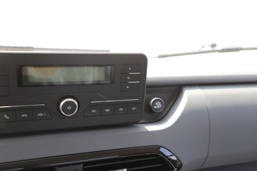 Ծ������H3 2.5L���� 180���� 4X2 ��ʿ��10�� 3.2�׵�����ж��ͼƬ