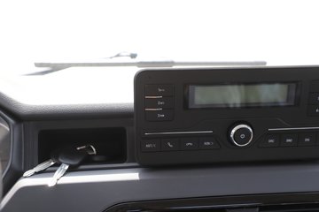 Ծ������H3 2.5L���� 180���� 4X2 ��ʿ��10�� 3.2�׵�����ж��ͼƬ