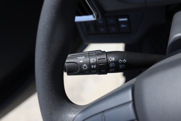 Ծ������H3 2.5L���� 180���� 4X2 ��ʿ��10�� 3.2�׵�����ж��ͼƬ