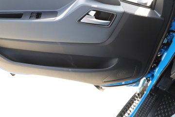 Ծ������H3 2.5L���� 180���� 4X2 ��ʿ��10�� 3.2�׵�����ж��ͼƬ