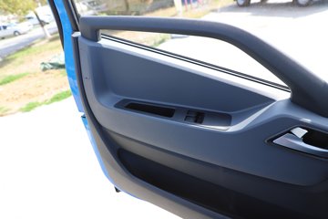 Ծ������H3 2.5L���� 180���� 4X2 ��ʿ��10�� 3.2�׵�����ж��ͼƬ